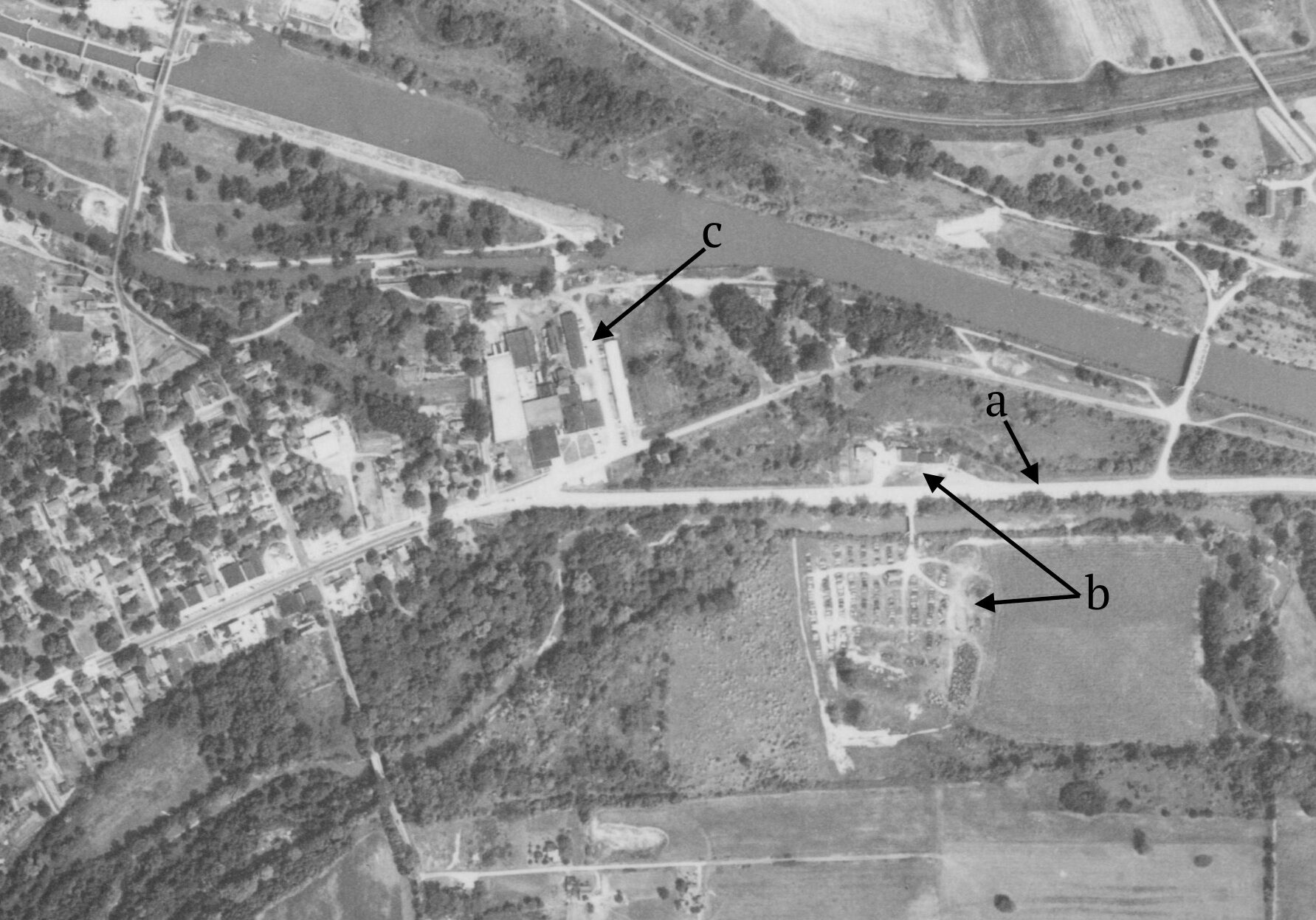 An aerial view of Route 31 in 1954